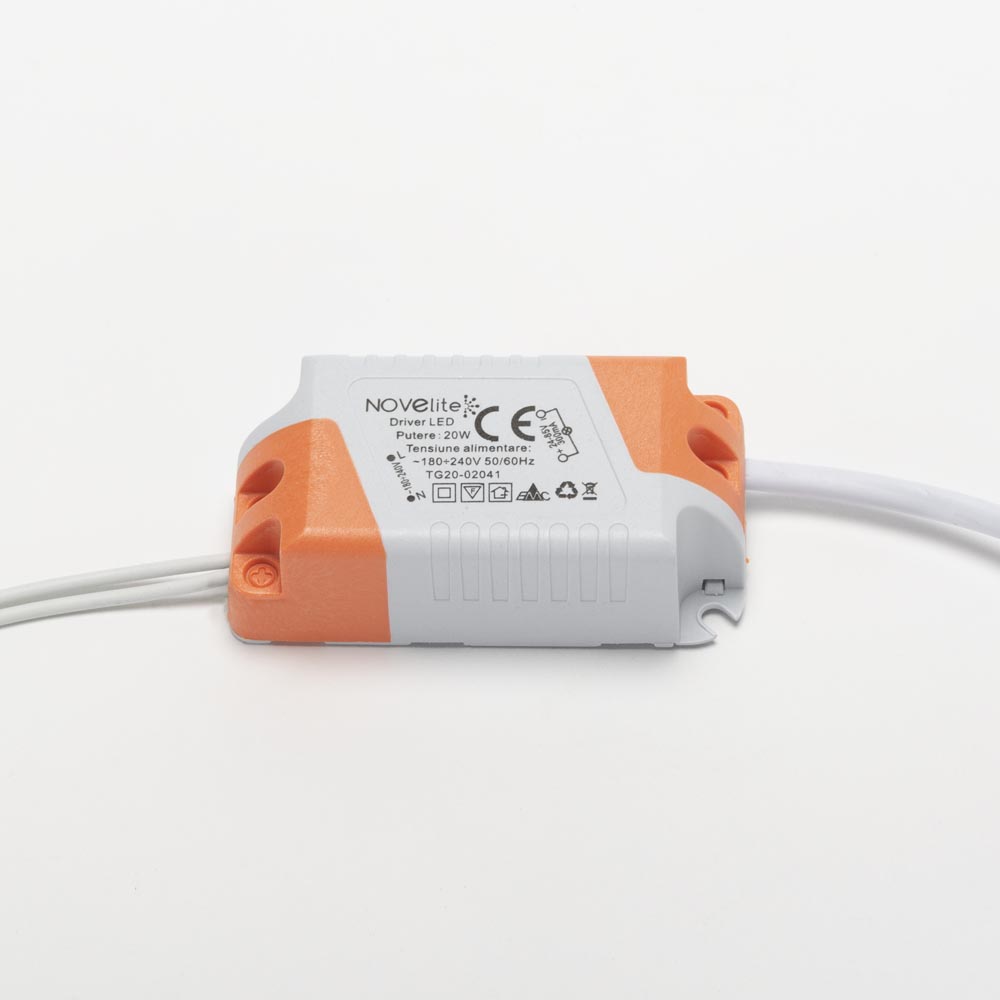 Spot aplicat patrat cu led SMD 20 W alb 6400K 210x210x28 mm