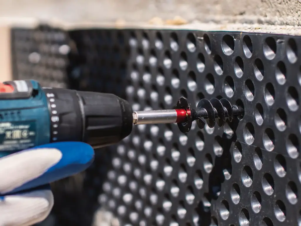 Șurub spiralat din plastic armat SWT-F 25x57 mm – pentru fixare folie pe polistiren sau vată minerală